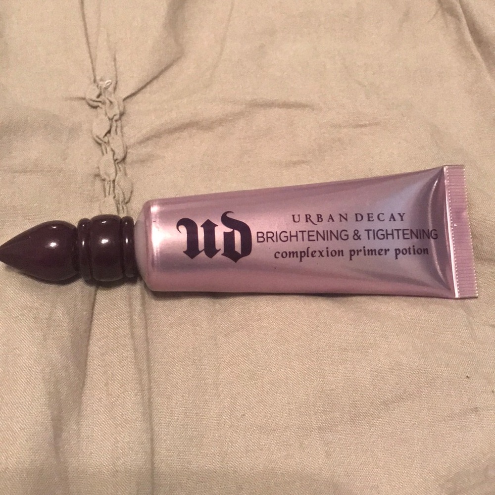 Urban Decay brightening and tightening primer